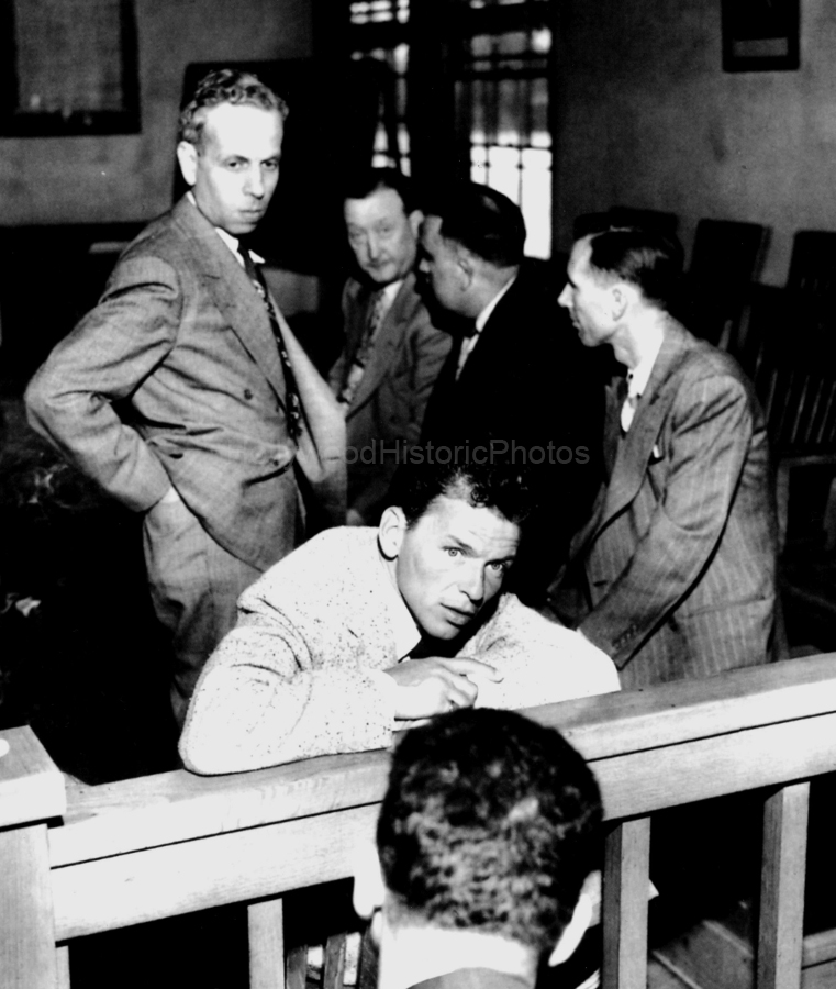 Frank Sinatra 1947 WM.jpg